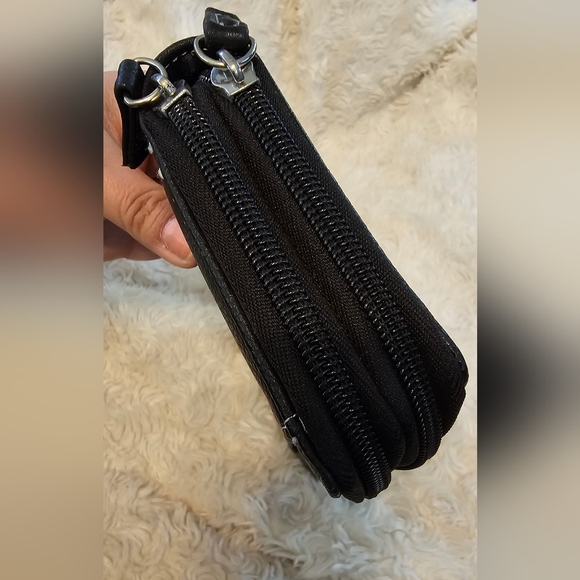 Black Soft pebbled leather Double Zip Around Wallet New without Tags - Picture 8 of 12